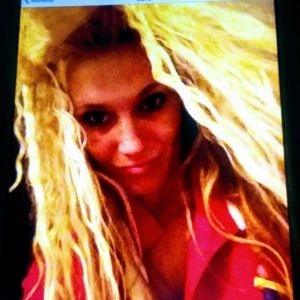 Meet your Posher, Danielle r